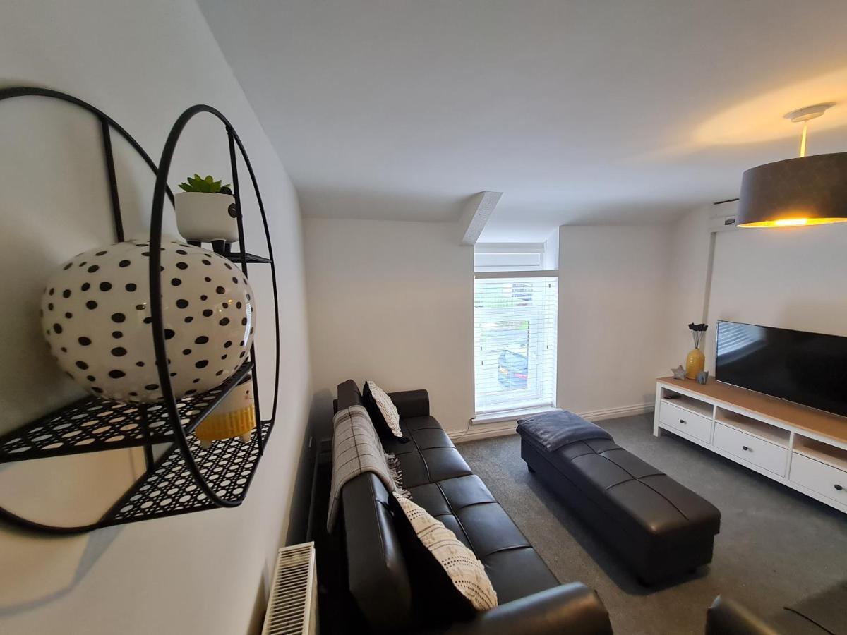 Perfect Location 3 Bed Serviced Apartment With Bike Storage For Bpw. Close To Brecon Beacons Merthyr Tydfil Dış mekan fotoğraf